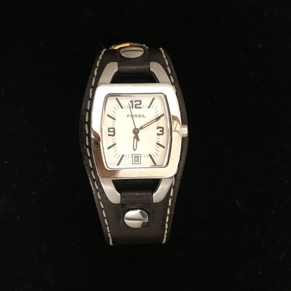 FOSSIL leather and stainless steel women’s watch